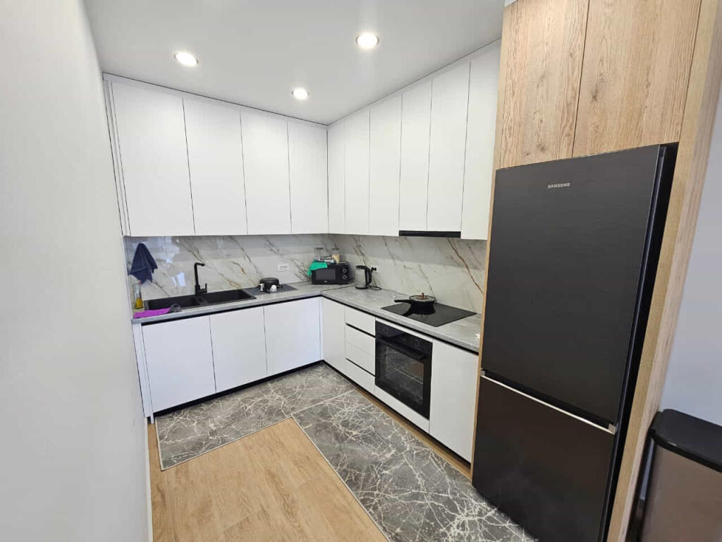 Apartament me Qera 2+1 tek Ish Fusha e Aviacionit (ID B2201515) Tirane