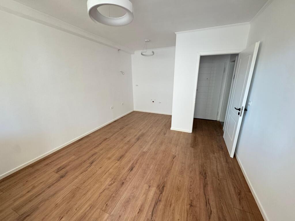 🏠 Shitet Apartament 1+1 📍 Don Bosko, Rruga Muzaket 📐 Sipërfaqe: 47 m² 🏢 Kati i 7-të me ashensor 📄 Me hipotekë 💶 102.000 euro