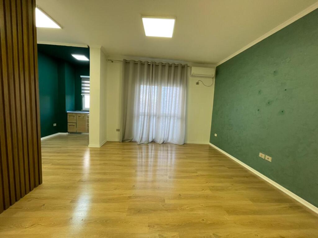 Locale ufficio in affitto presso Piazza Willson.