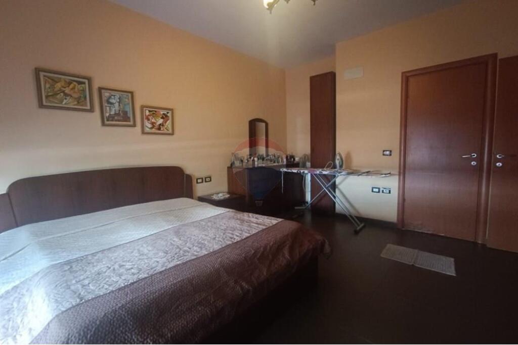 Apartament 2+1+2 ne shitje Pazari i Ri