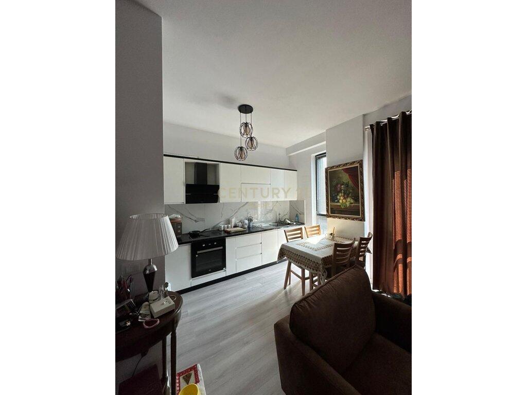 Appartamento 2+1+2 in vendita presso l'ex Ristorante Durresi