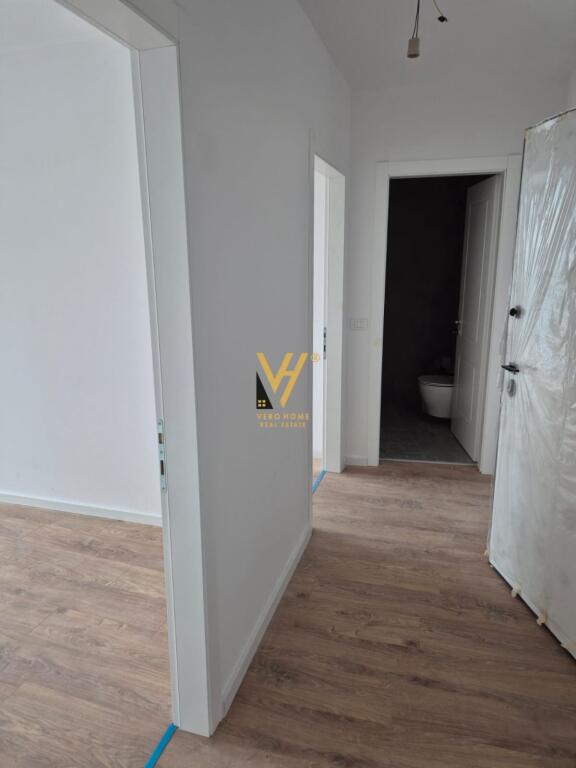 OFFICE 103 M2 FOR RENT AT LAKE VIEW 1,900 EURO