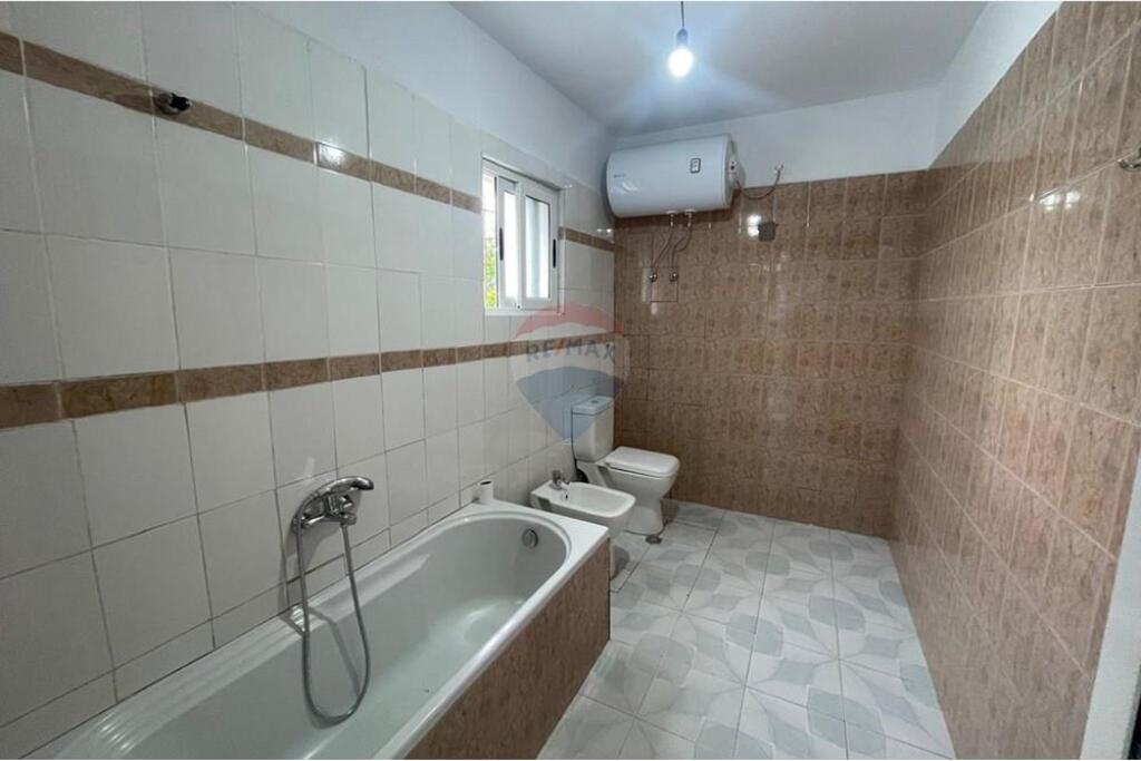 Villa in Affitto Rotatoria di Shkozes