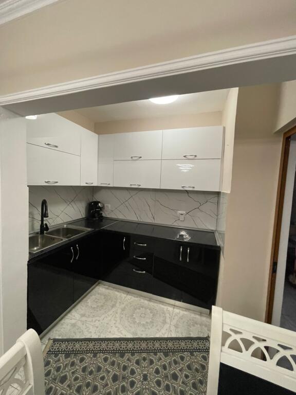 JEPET ME QIRA APARTAMENT 2+1 NE DURRES