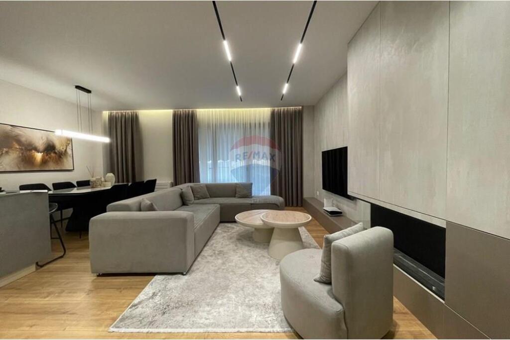 Shitet apartament 2+1+post parkimi te L. i Thate