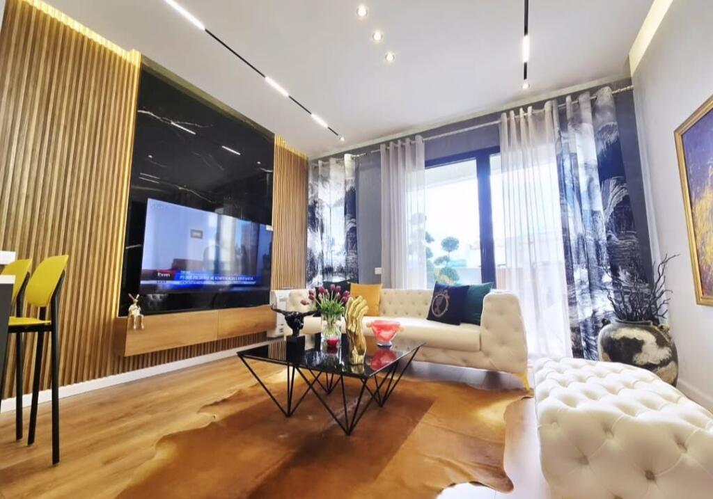 VASIL SHANTO , super location !! In vendita appartamento:  1+1