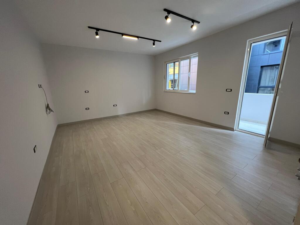Office 1+1 for Rent near the Pyramid