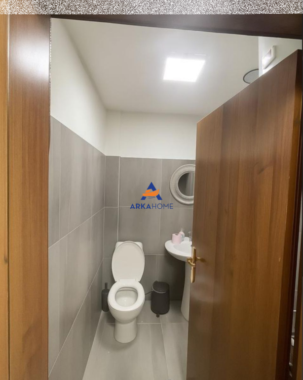 LOCALE COMMERCIALE IN AFFITTO 70M2 "BLLOK" 800 EURO