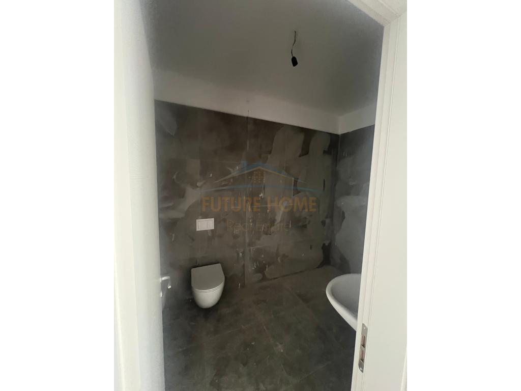 In vendita, Appartamento 2+1, Complesso Univers City, Tirana.
