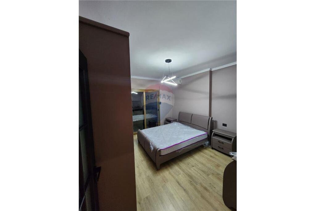APARTAMENT 3+1+2 PER QIRA TE 21 DHJETORI