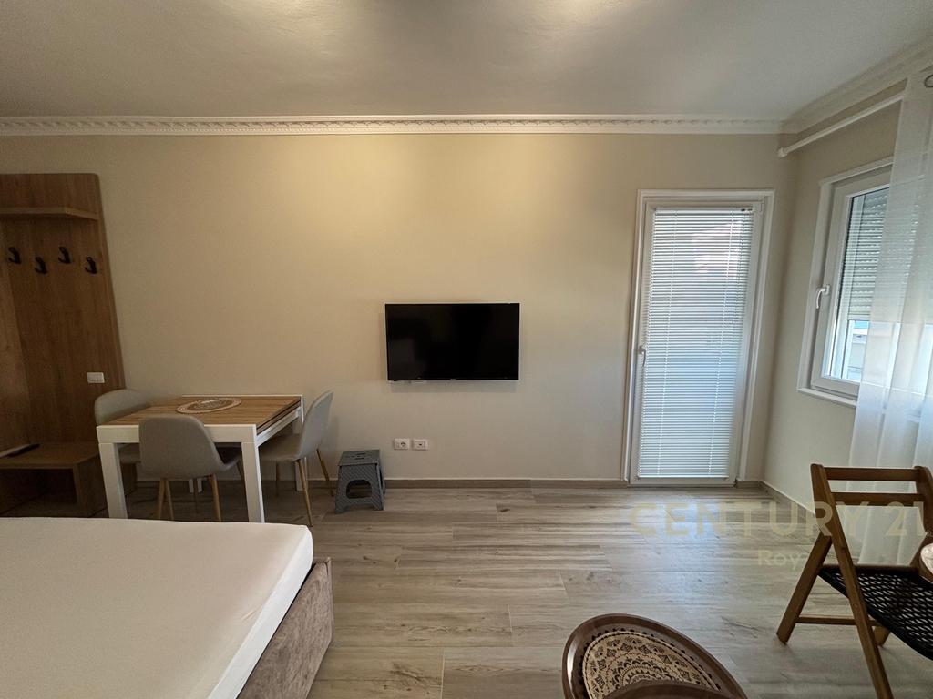 AFFITTASI STUDIO ALLA PRIMA STAZIONE, SPIAGGIA!