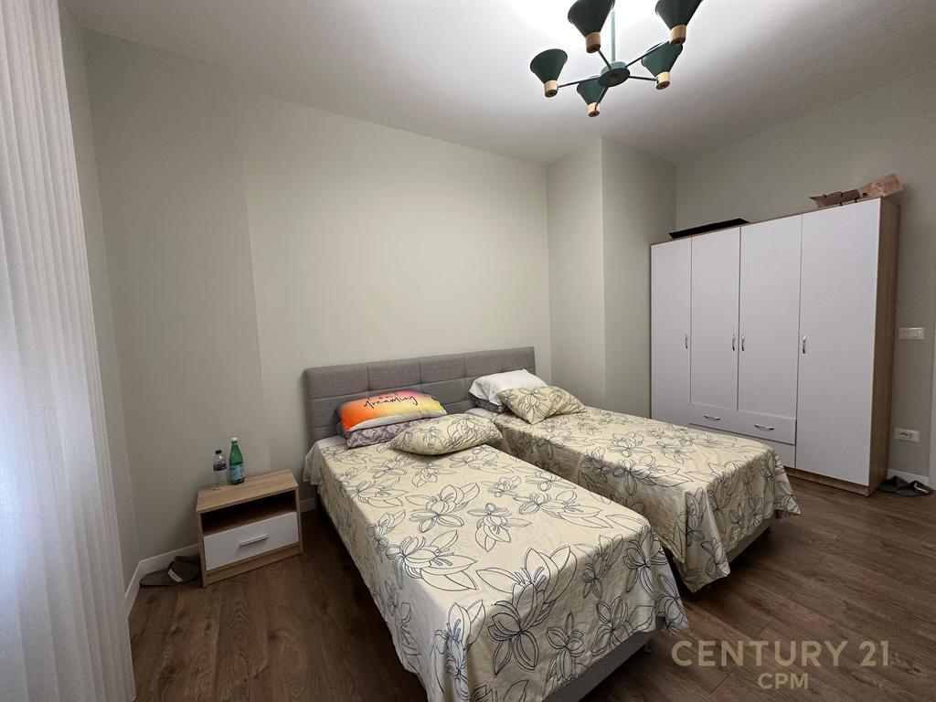 In the Commune of Paris, We Rent Apartment 2+1+2!