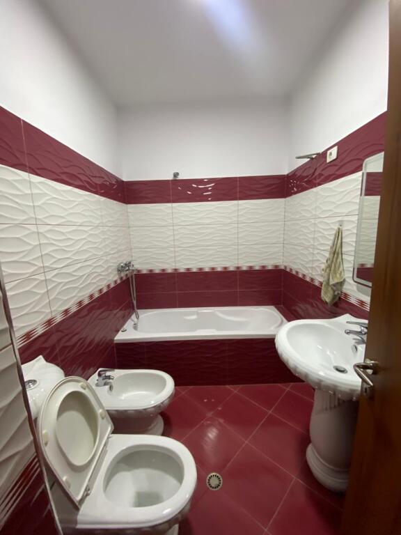 Affittasi appartamento 2+1+2 a Kamez /500 euro