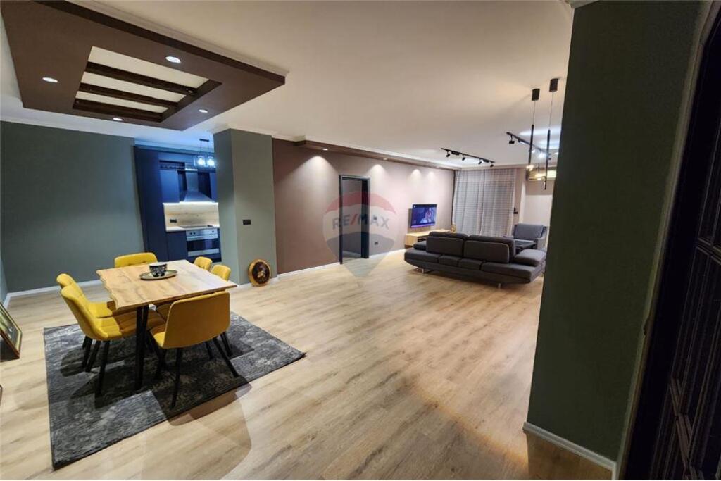APARTAMENT 3+1+2 PER QIRA TE 21 DHJETORI