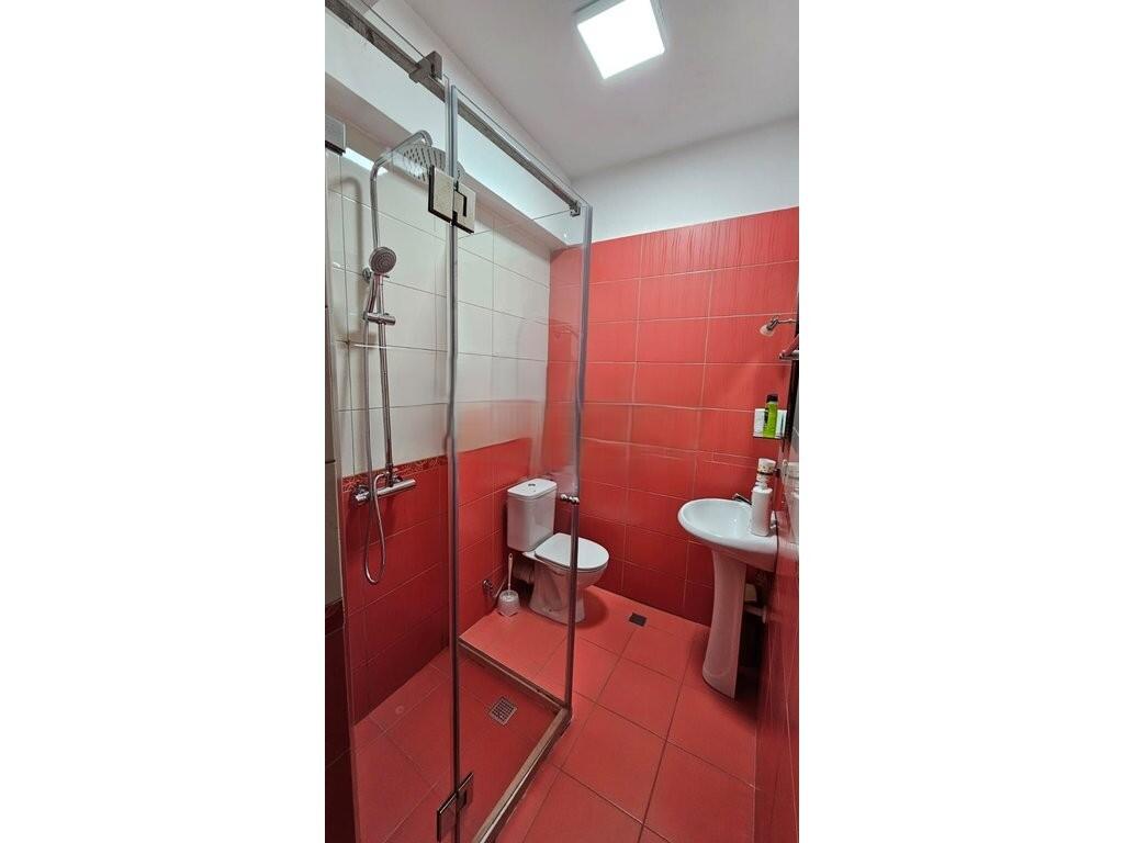JAPIM ME QIRA APARTAMENT 2+1+2,RRUGA FROSINA PLAKU! 650 € /Muaj