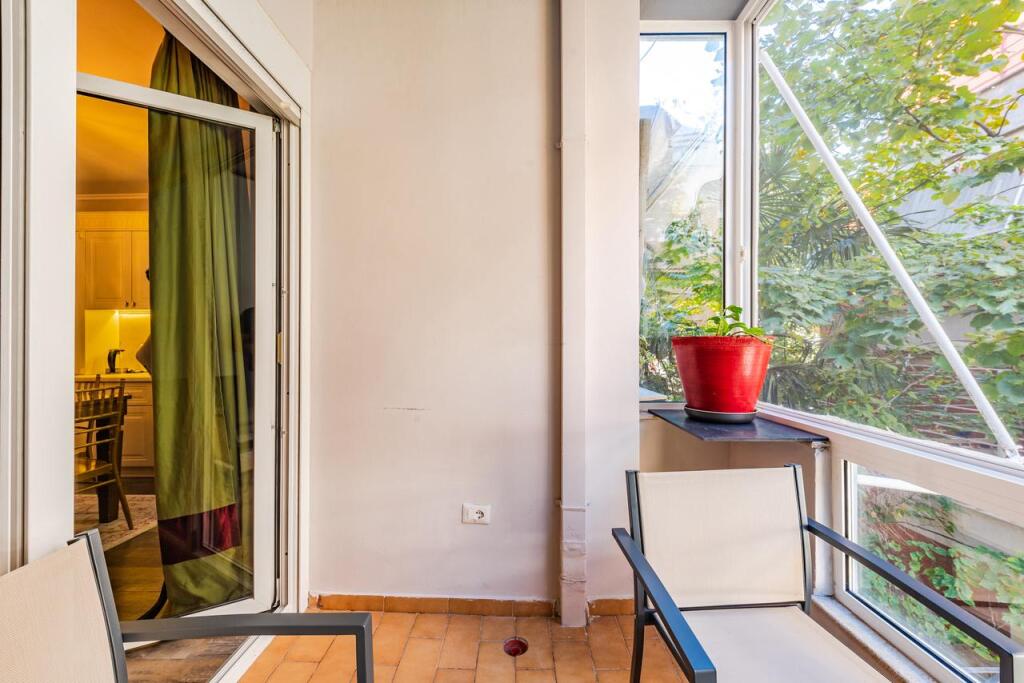 APARTAMENT ME QERA 2+1 LIQENI THATE 900 EURO