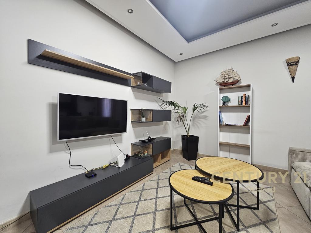AFFITTASI APPARTAMENTO 3+1+2 A XHAMLLIK! 750 € /Mese
