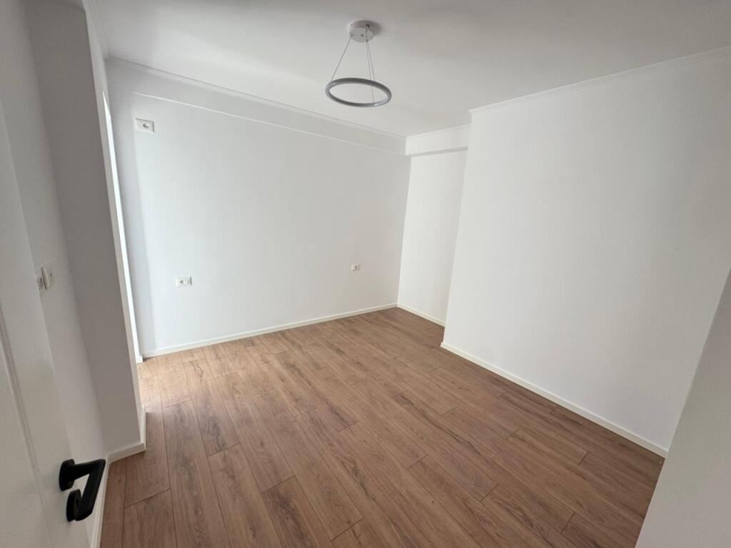 🏠 Shitet Apartament 1+1 📍 Don Bosko, Rruga Muzaket 📐 Sipërfaqe: 54m² 🏢 Kati i 7-të me ashensor 📄 Me hipotekë 💶 115.000 euro