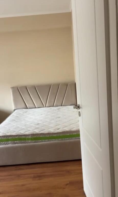 Jepet me qera apartament 2+1 Rruga 5 Maj!
