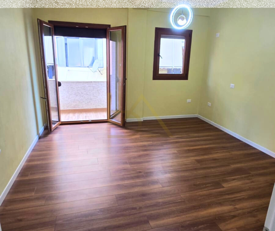 Jepet me Qira – Apartament, Kompleksi Dinamo
