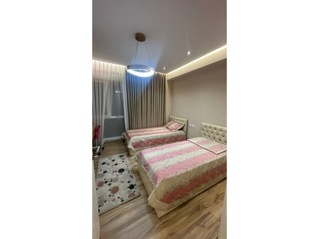 Appartamento in affitto 2+1+2 a Xhamllik! 700 € /Mese
