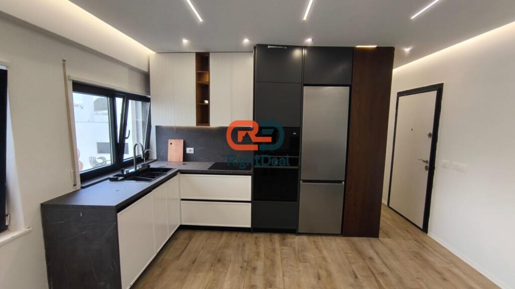 Alla Residenza Kodra E Diellit, Appartamento 1+1 Totalmente Investito In Vendita!!