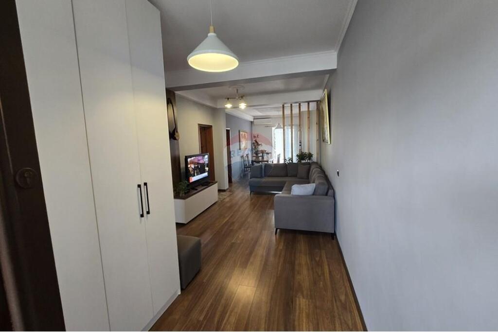 Apartament 2+1 me qera 5 Maji
