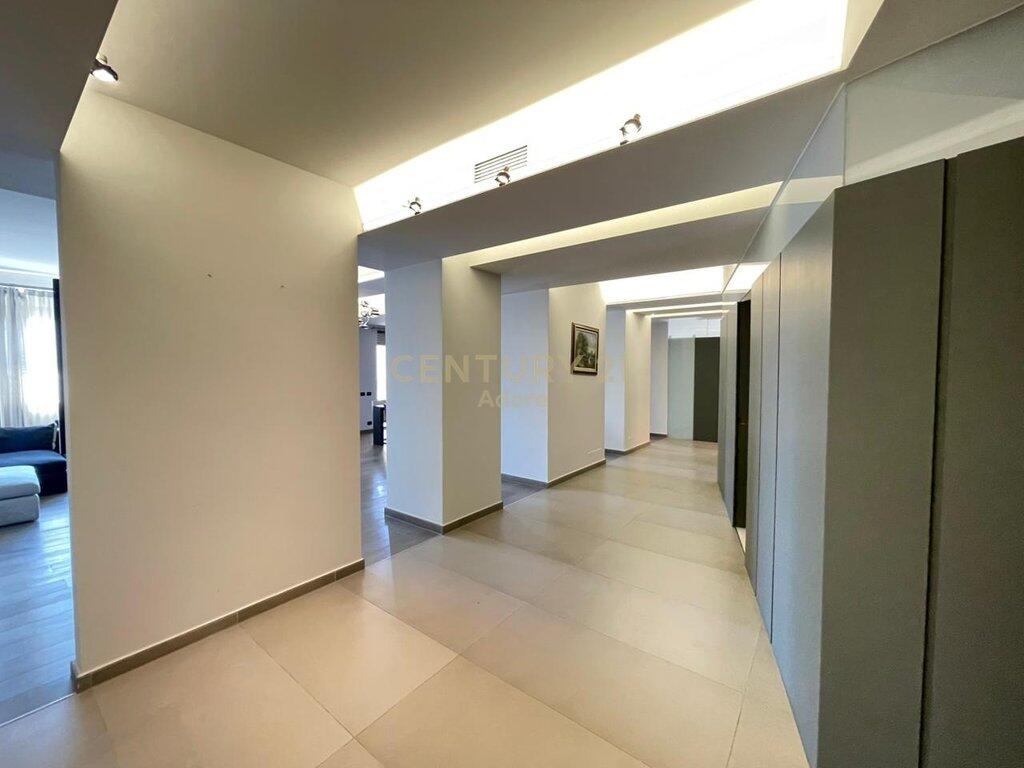 AFFITTASI UFFICIO PRESSO TORRE DRINI, NEL CENTRO DI TIRANA