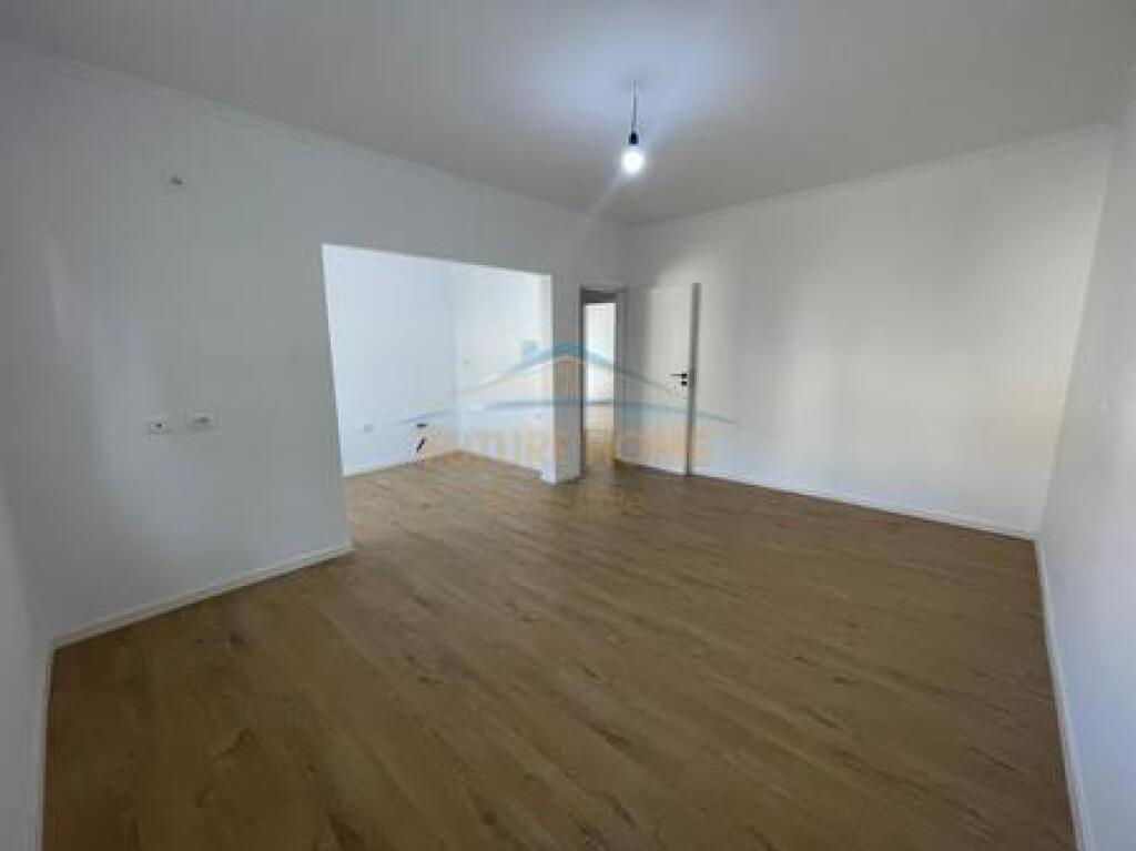 Shitet, Apartament 2+1, Ali Demi, Tirane.