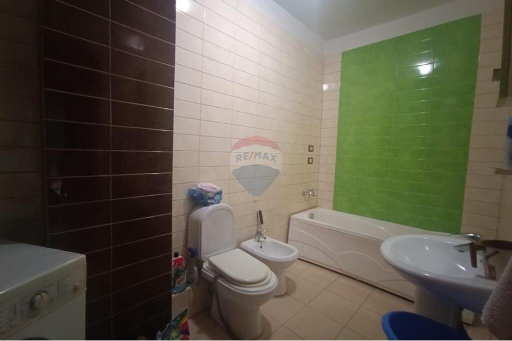Apartament 2+1+2 ne shitje Pazari i Ri