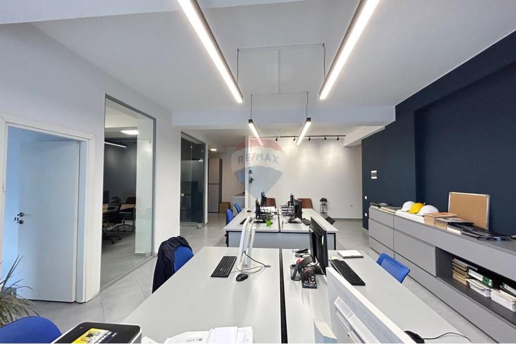 Office for rent near Amerikan 3!
