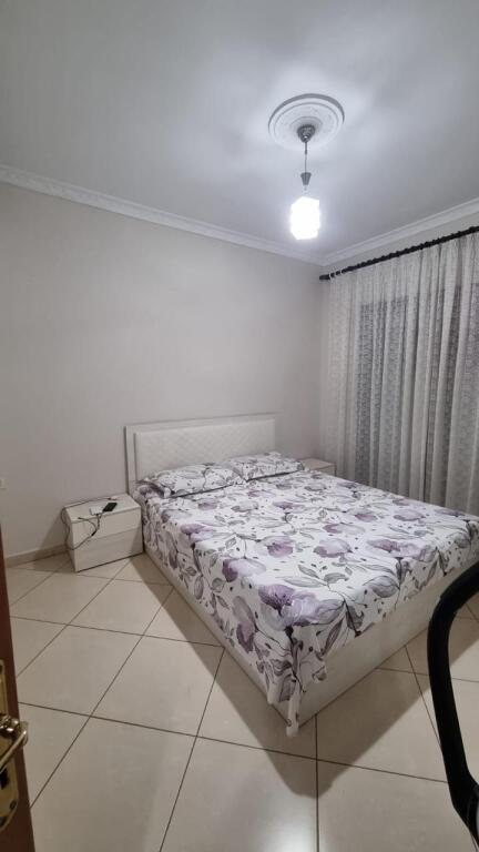 Jepet me qira Apartament 2+1 ne Yzberisht