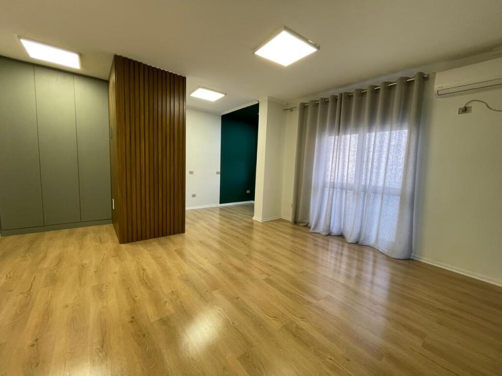 Locale ufficio in affitto presso Piazza Willson.