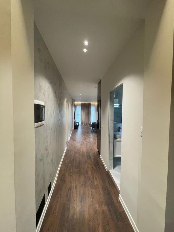 Apartament per qera 2+1+2+parkim Liqeni i Thate