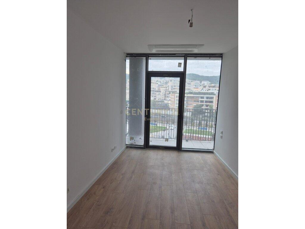LAKE VIEW, AFFITTO APPARTAMENTO/UFFICIO 2+1+2!