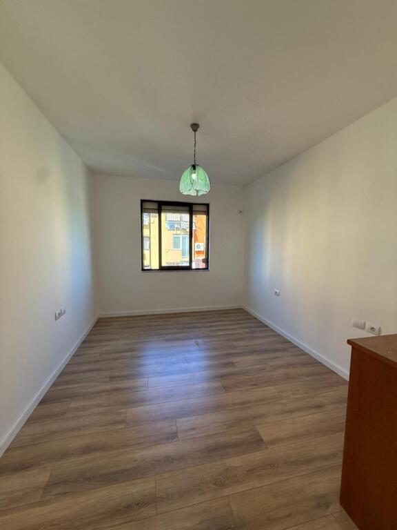 🏠Shitet Apartament 2+1 📍Ish Fusha e Aviacionit, Kati i 5, me ashensor, Me Hipoteke, 💶 Çmimi : 165.000€