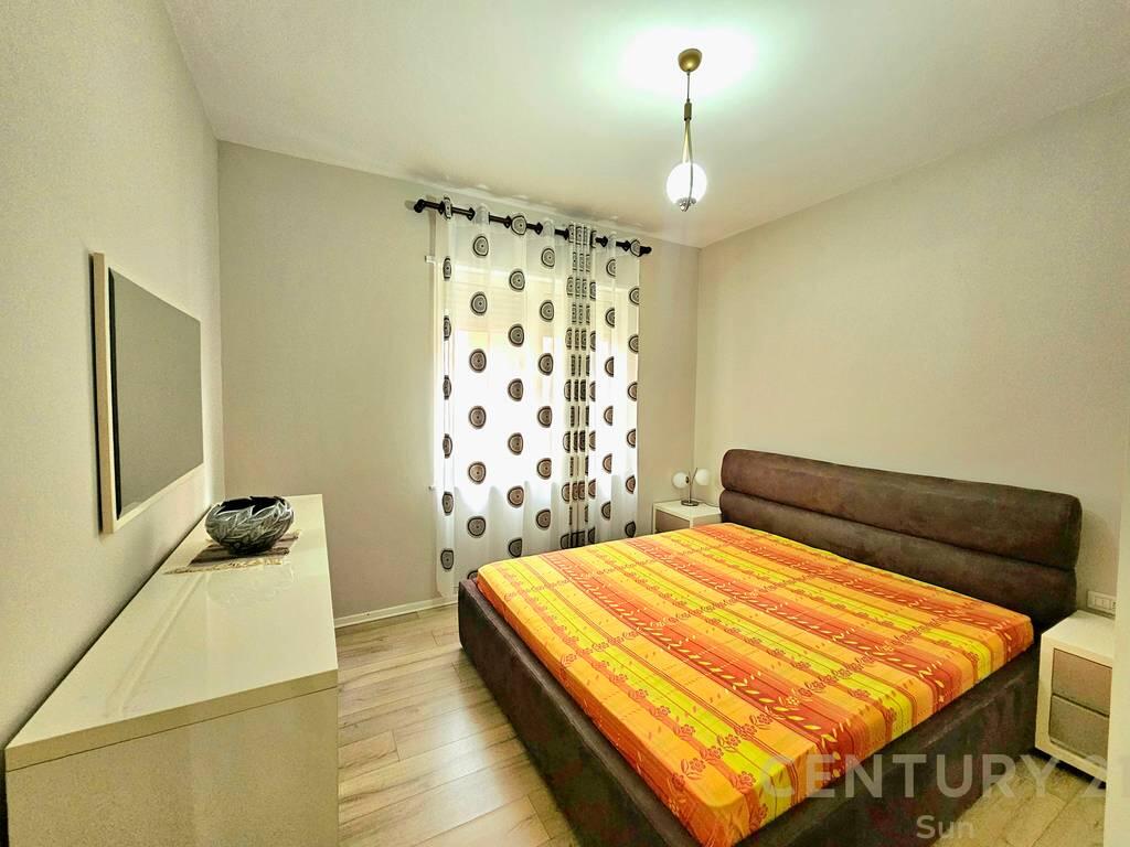 JEPET ME QERA APARTAMENT 2+1+GARAZH TE KOPSHTI ZOLOGJIK