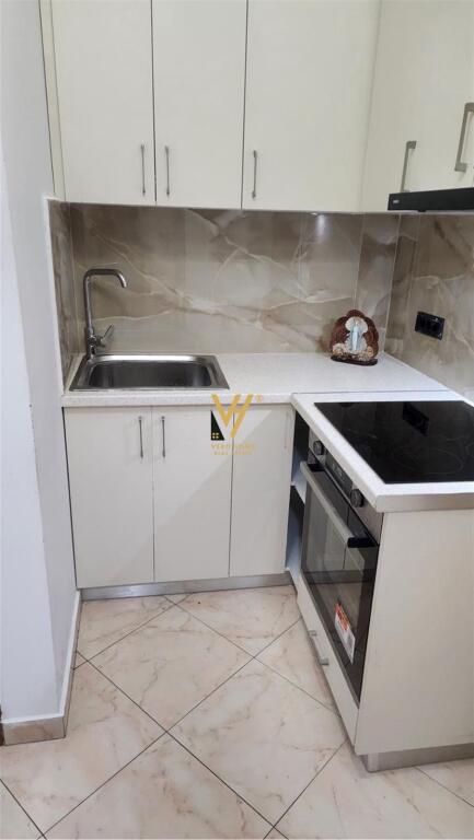 JEPET APARTAMENT 2+1+BLK ME QERA NE QENDER 80.000 LEKE