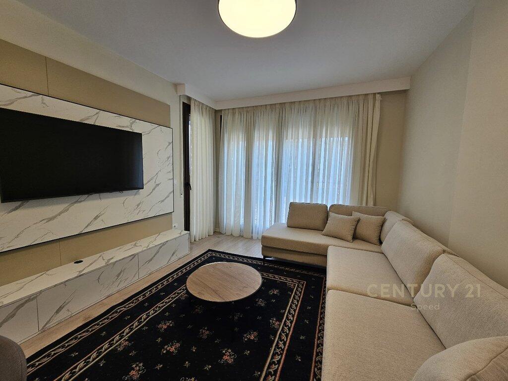 Appartamento moderno 1+1 in affitto – vicino al Centro di Tirana