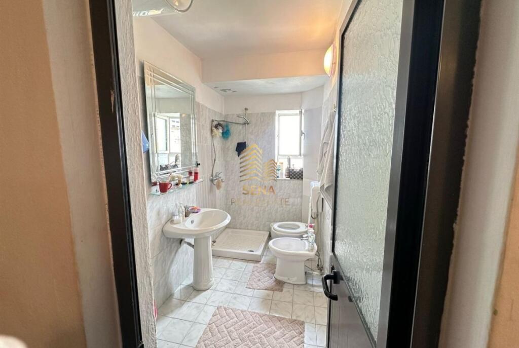 Shitet, Apartament 3+1+2+3Blk, Xhamllik , 190.000 euro I Diskutueshem
