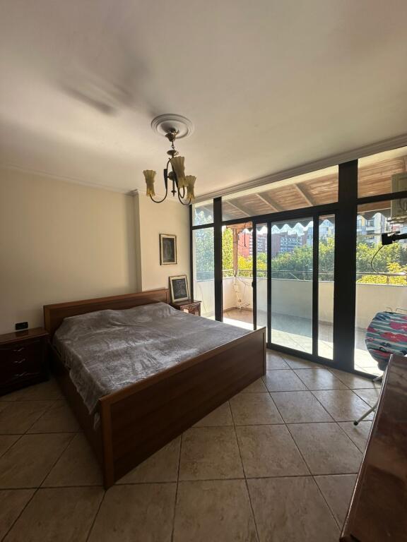 Apartament me qera 2+2