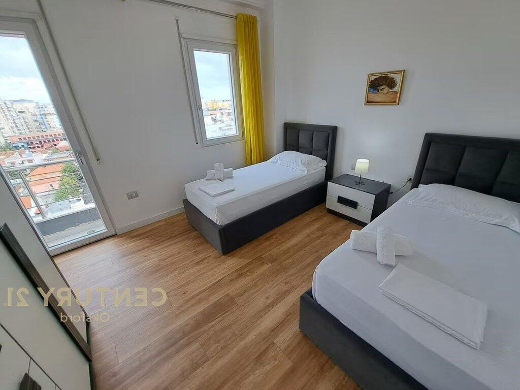 JEPET ME QIRA APARTAMENT 2+1+2 + POST PARKIMI, I NDODHUR PRANE PAZARIT TE RI 1,300 € /Muaj