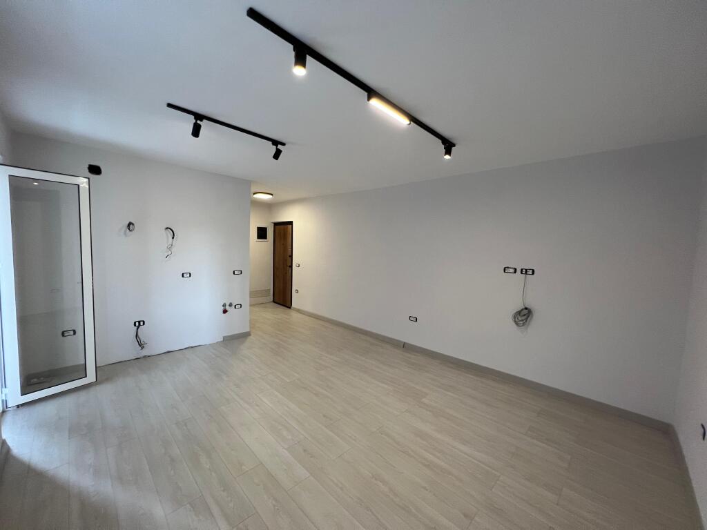 Office 1+1 for Rent near the Pyramid