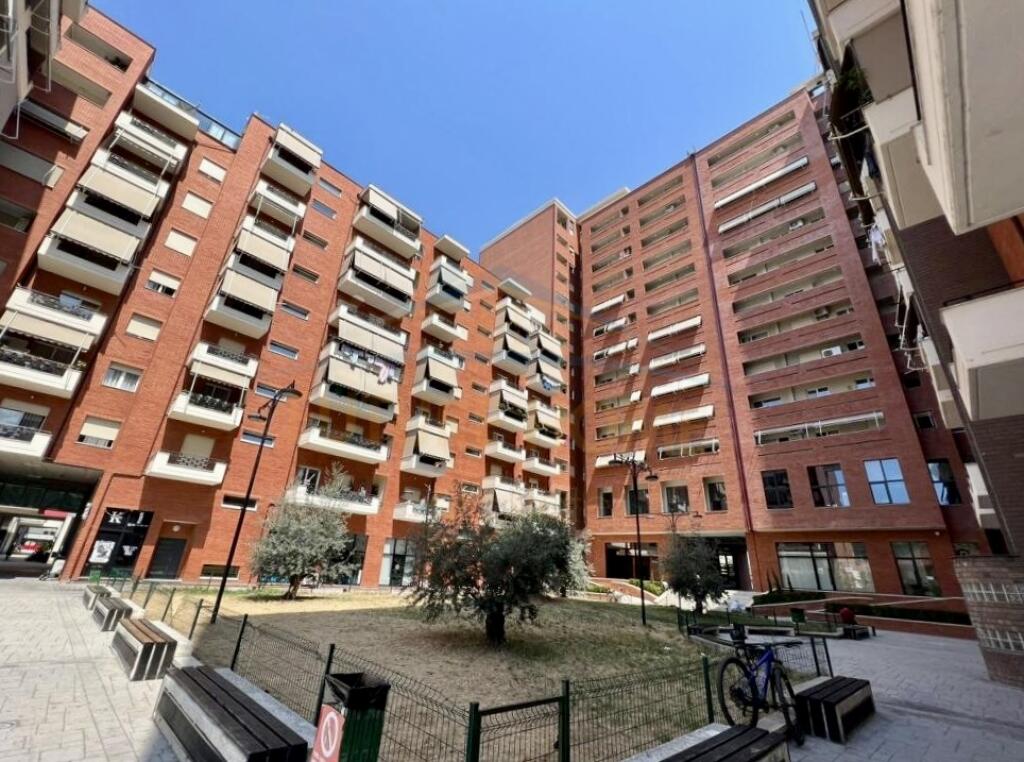 In vendita, Duplex 2+1 nel complesso Golden Park 3