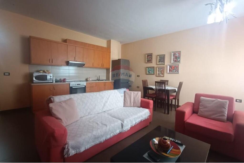 Apartament 2+1+2 ne shitje Pazari i Ri