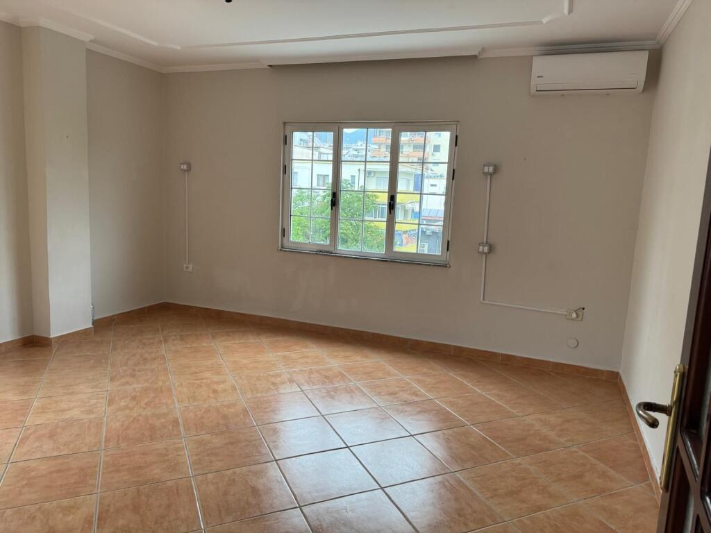 🏢 Spazio per Ufficio in Affitto – Piazza “Willson”, Bllok