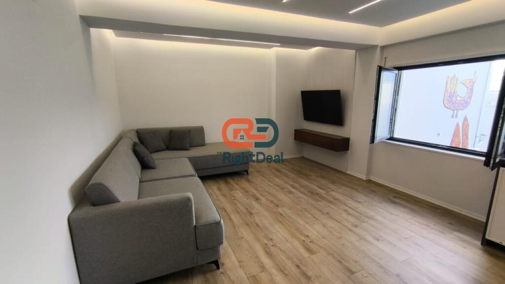Alla Residenza Kodra E Diellit, Appartamento 1+1 Totalmente Investito In Vendita!!