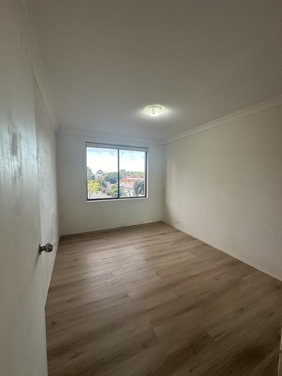 Ufficio in Affitto 1+1 a Ali Dem (ID BZ2704) Tirana