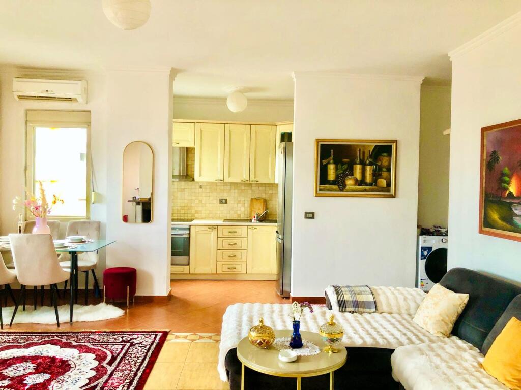 1+1, furnished peti street dry lake, price 600 euro