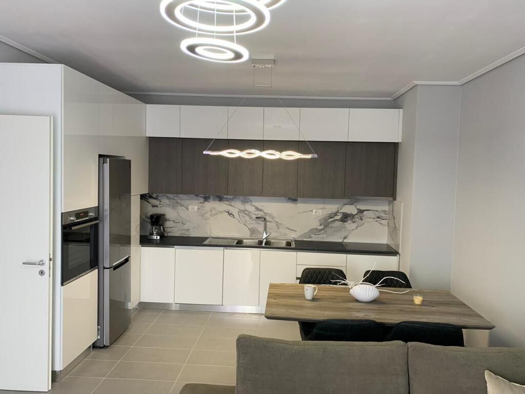 Appartamento 2+1 in affitto, Lago Secco, alla fine della via Peti  Prezzo: 600 euro con parcheggio incluso nel prezzo 